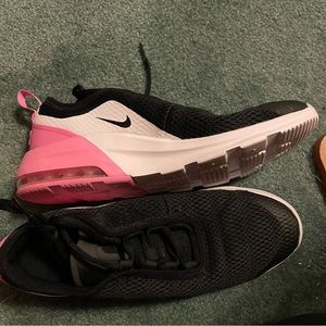 Nike Air Max Motion 2